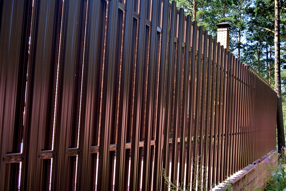 Забор из штакетника